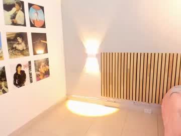 webcam girl little_effy18 live cam image #5027185