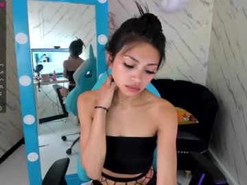 webcam girl sweet_littleee live cam image #2461347