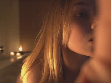 webcam girl bibi_it_is live cam image #3053180