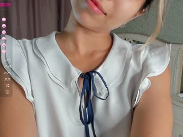 webcam girl mooon_and_sun live cam image #5075529