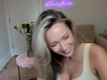 webcam girl texasthicc live cam image #1962576