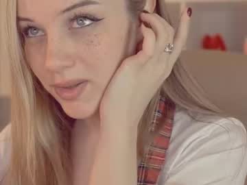 webcam girl mia_milagros live cam image #1518847