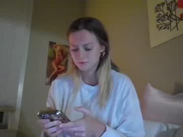 webcam girl ellenglow69 live cam image #6825292