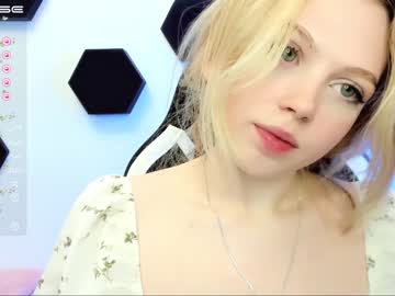 webcam girl small_blondee live cam image #4043475