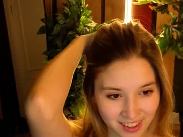 webcam girl milablush live cam image #4138275