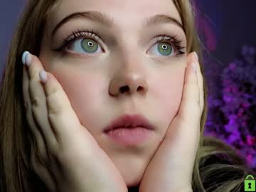 webcam girl small_blondee live cam image #4747143