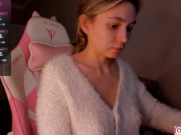 webcam girl bzzzme live cam image #6990539