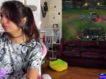 webcam girl violetttflowers live cam image #4968694