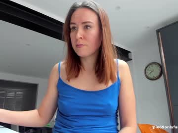webcam girl eatmypie69 live cam image #4024356