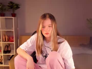 webcam girl lilith_lunar live cam image #4373398