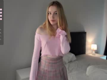 webcam girl maidabuoy live cam image #6786078