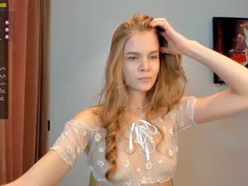 webcam girl carolynsveronica live cam image #5080762