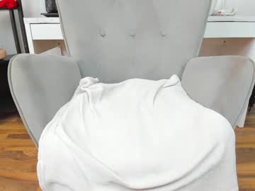 webcam girl dariaa_doll live cam image #4368448