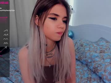 webcam girl elfas_cute live cam image #4859399