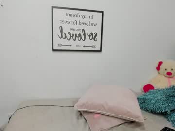 webcam girl abigail_w live cam image #1105844