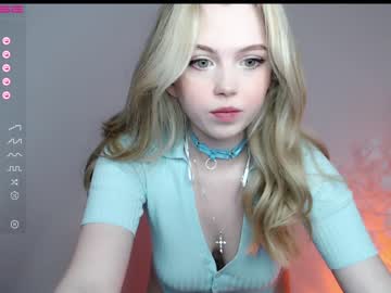 webcam girl small_blondee live cam image #4201367
