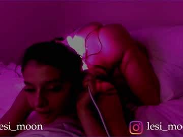 webcam girl lesi_moon live cam image #5519060