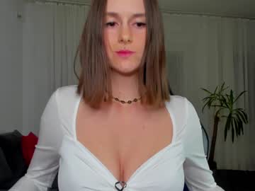 webcam girl melon_mussy live cam image #6327117