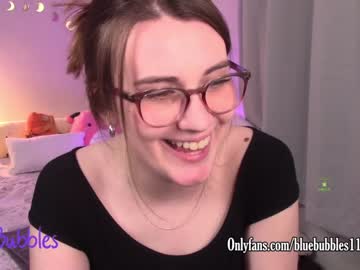 webcam girl blue_bubbles118 live cam image #3598847