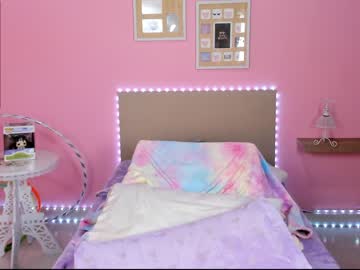 webcam girl little_effy18 live cam image #2567189