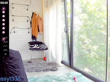 webcam girl sassyt33n live cam image #4788835
