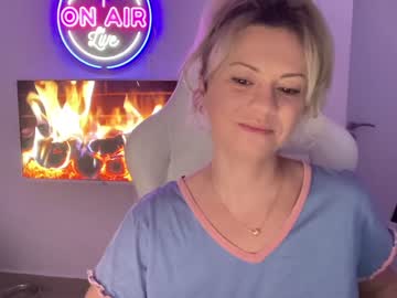webcam girl kiradivine live cam image #2972856