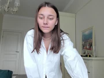 webcam girl eleonora_linn live cam image #2283212