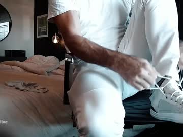 webcam man bareleeworking live cam image #5135528
