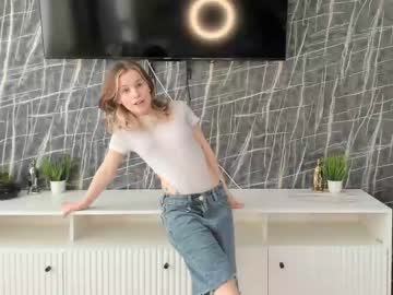 webcam girl lynnatlee live cam image #6756037