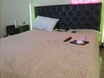 webcam girl l0ve_sh0w live cam image #6926555