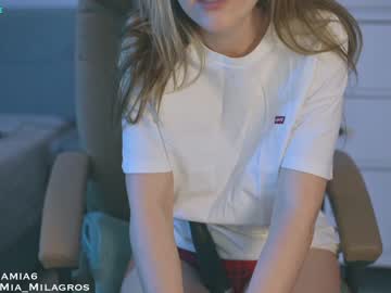 webcam girl mia_milagros live cam image #4078962