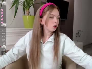 webcam girl small_blondee live cam image #2160039