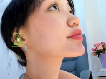 webcam girl lee_yoona live cam image #811243