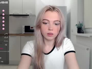 webcam girl small_blondee live cam image #1135744