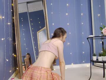 webcam girl kriskras__ live cam image #4859327