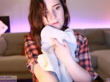 webcam girl in_tune live cam image #353981