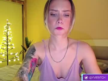 webcam girl _yvie_ live cam image #3381604