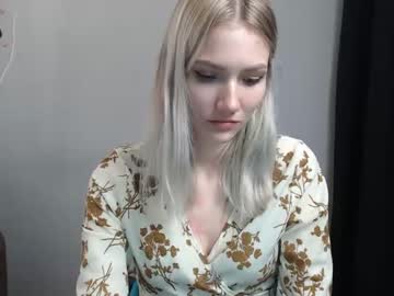webcam girl gilliana_mo live cam image #379139