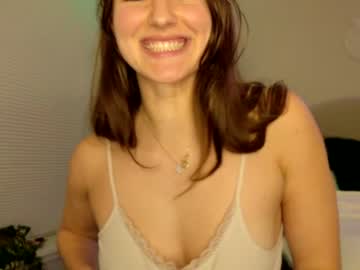 webcam girl peachyyvirgo live cam image #5546680