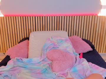webcam girl little_effy18 live cam image #5208759