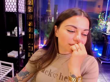 webcam girl alma_pearl live cam image #4581417