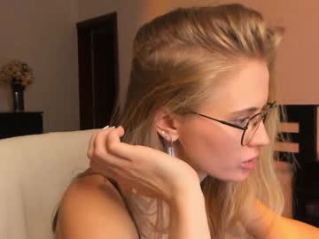 webcam girl linellali live cam image #3118967