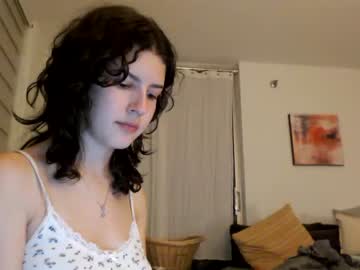 webcam girl frenchava live cam image #4387088