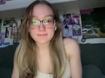 webcam girl alyssag7001 live cam image #7091757