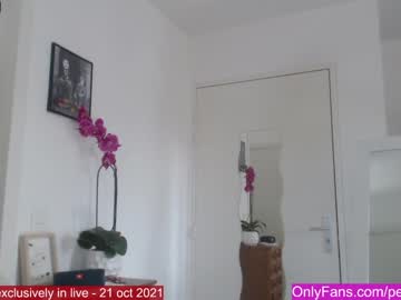 webcam girl petite_caline live cam image #350957