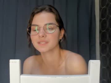 webcam girl laurawhitea live cam image #5385486