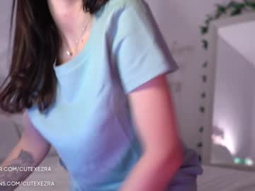 webcam girl ezra live cam image #3554757