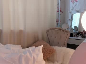 webcam girl cinacramby live cam image #3888266