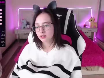 webcam girl queen_kitty1818 live cam image #3266349