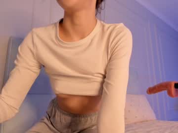 webcam girl aerri_lee live cam image #2907216